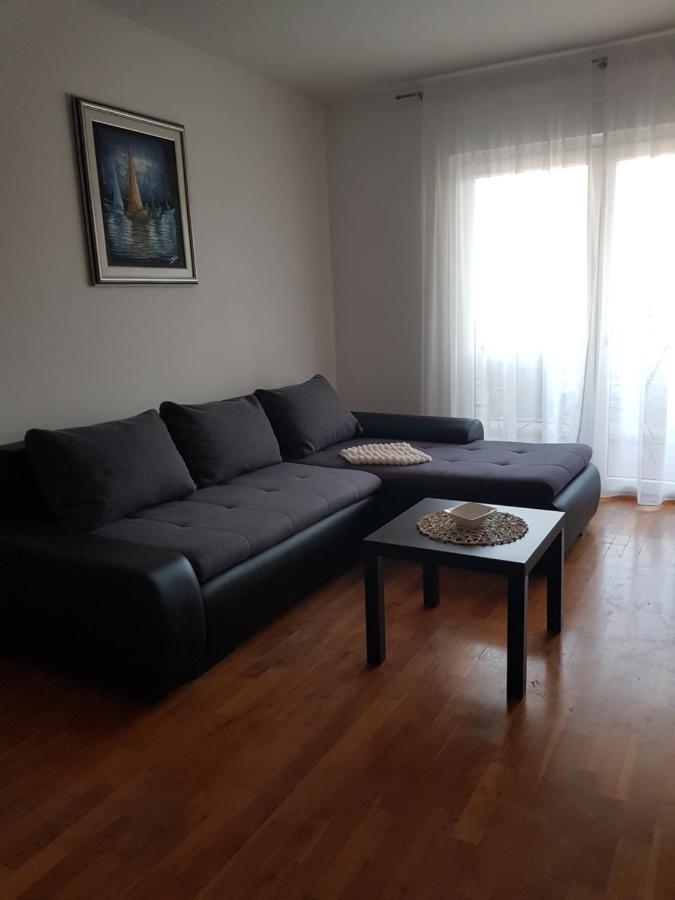 Apartman Nicol Ližnjan Eksteriør billede