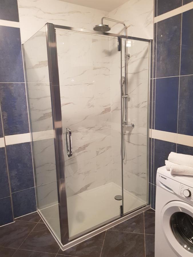 Apartman Nicol Ližnjan Eksteriør billede